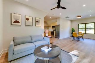 Tranquil Lakefront Carriage House with Dock - Mooresville - 9