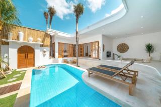 Villa TOLOSA - NEW Modern & Luxury 3BR - Central Canggu Beach - Canggu - 9