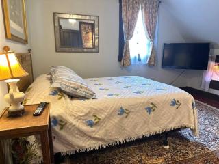 1867 Gothic VanDeventer Home - 3