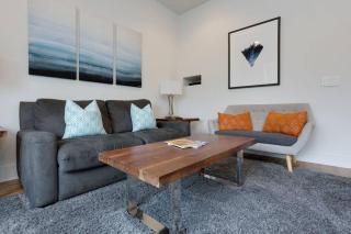 Beautiful 3 Bedroom! Near Broadway-12th S-Gulch - Nashville - 2