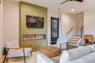 The Flat - A Lake View Retreat with Dock Access - Mooresville - 0