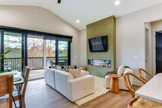 The Birdhouse - Lake View with Dock - Mooresville - 4