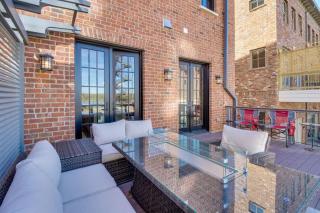 Luxurious Savannah Townhome with River views - 8
