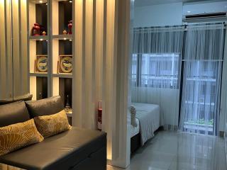 Overnight @ Shakhbot's - 1