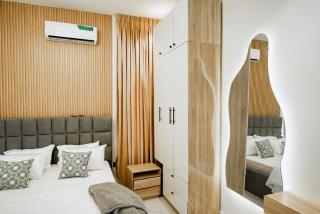 5 bedroom classy fully furnished - Ikota - 1