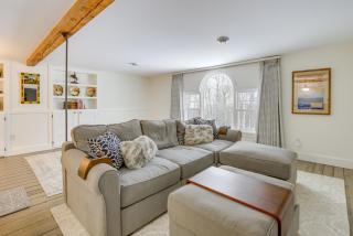 Cozy Wolfeboro Home with Private Deck 1 Mi to Lake! - Wolfeboro - 0