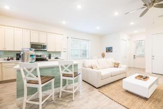 Cozy Peach Cottage Near Disney With Margaritaville Resort Island H2O Access - 8029Dr - Orlando - 7