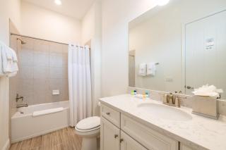 Sanderella Castle! Premium Cottage With Private Hot Tub Near Disney With Margaritaville Resort Island H2O Access - 3037Sp - Orlando - 7