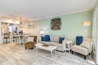 Chic Murrells Inlet Getaway about 2 Mi to Marsh Walk! - 7