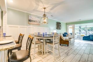 Chic Murrells Inlet Getaway about 2 Mi to Marsh Walk! - 4