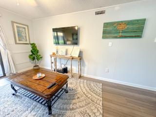 Shore Drive Condo - Myrtle Beach - 9