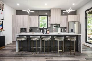 Stylish 4BD-4BA Summerhill Getaway Near Beltline - Atlanta - 4