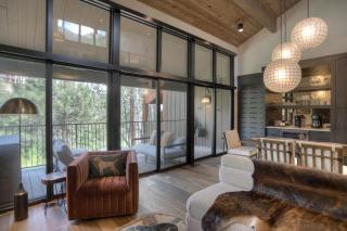 Tamarron Pinecone - 836 - 9