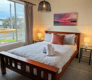Hennessy Beach House - Port Campbell - 5