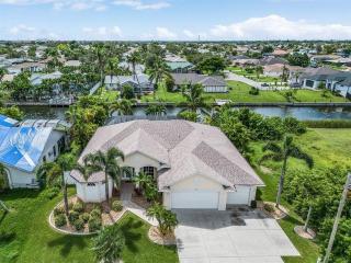 Villa Tropi Cozy with Pool - Cape Coral - 6