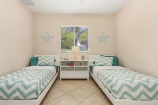 Villa Tropi Cozy with Pool - Cape Coral - 1