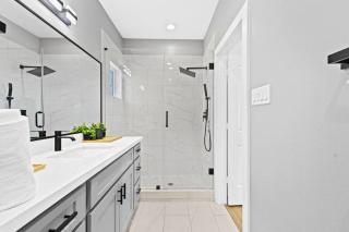 Downtown Luxe Retreat - King Bed, Pool, Pong, Billiards, Grill & FREE Coffee - 1