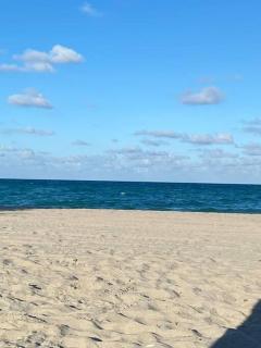 Condo on Hollywood Beach Boardwalk - Hollywood - 2