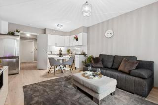 Luxurious modern room in central Oslo - EUR 4k Expensive Bed and 82'' Cinematic TV - Oslo - 4