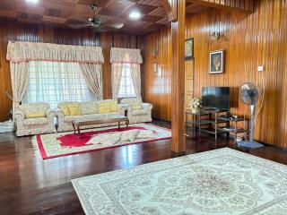 Neelofa Homestay - Kampong Bijangga - 6