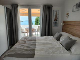 Božica -great location by the sea - 7