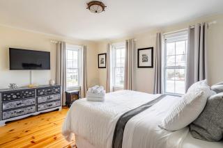 Sunny Historic 3 BR Townhouse in Downtown Mystic - 3