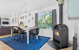 2 Bedroom Awesome Home In Farsø - Farsø - 1