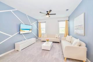 8BR Family Home with Pool and Hot tub - 0