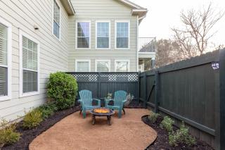 Cozy 8BR Family Home with Backyard - 0