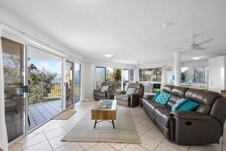 3Bed Oceanview Surfside Resort - Buddina - 5