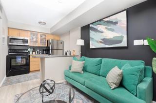 Lakeside Haven - Cozy Townhome in Liberty Village - 5