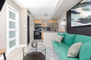 Lakeside Haven - Cozy Townhome in Liberty Village - 3