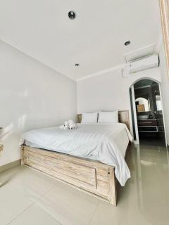 NYOMAN Villa - Kerobokan - 5