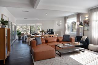 Hepburn Springs Retreat- stylish & light-filled - 3