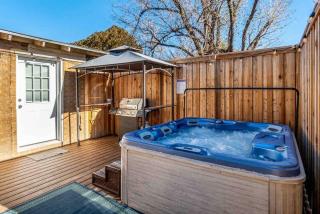 The Solstice l Hot Tub EV Charger Private Yard - Amarillo - 9
