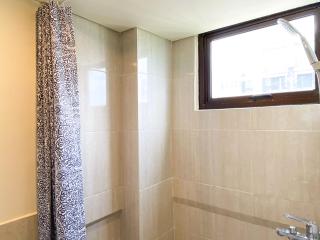 Comfort Stay 2BR at Meikarta Apartment By Travelio - Cikarang - 3