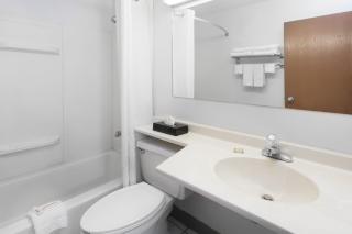 Super 8 by Wyndham Merrillville - 9