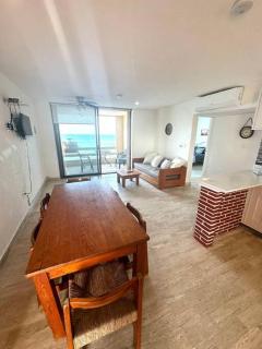 Escape to Serenity by the Sea! Beachfront Apartment with Pool, Just 5 Minutes from the Ferry - Cancún - 5