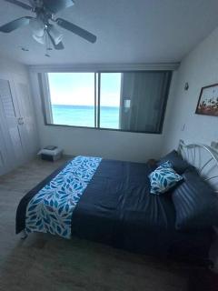 Escape to Serenity by the Sea! Beachfront Apartment with Pool, Just 5 Minutes from the Ferry - Cancún - 2