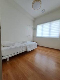 AirHomestay Ostia Bangi Pool & Sunset view Wifi - 4