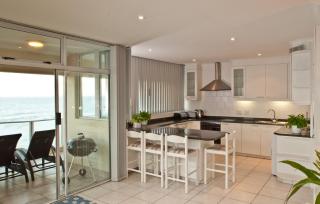 18 Glitter Bay 4 bedroom Penthouse beach front sea view apartment - Durban - 7