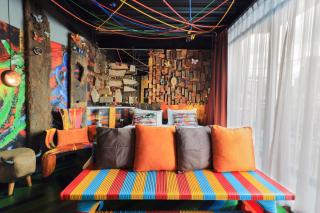 Mestyle Garage Hotel - Bangkok - 1