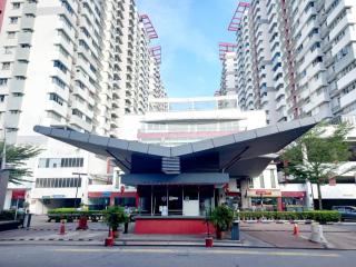 3 Bedroom Koi Kinrara Suite, IOI Puchong, Bukit Jalil Pavilion, Bukit Jalil Stadium, Sunway Pyramid, Sunway Lagoon ML - Puchong - 0