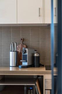 Aqua by the Sea - 1BR, Beachfront, Pool & Gym - Henley Beach South - 8