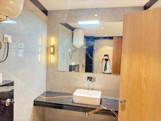 Hotel Avantika - Lucknow - 4