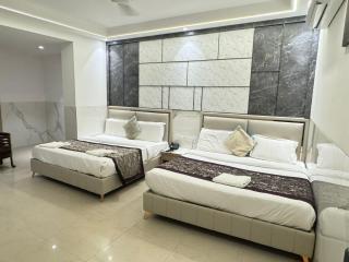 Hotel Avantika - Lucknow - 3