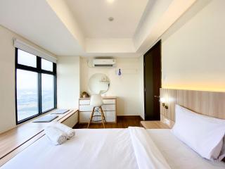 Cozy Living 2BR Room Pollux Chadstone Apartment By Travelio - Cikarang - 0