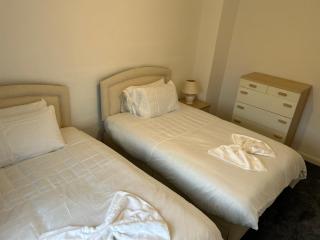 Family home near Cribbs Causeway and The Wave, just 2 minutes from Airbus and Rolls Royce - Bristol - 6