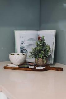 Lakeside 1-Bed with Courtyard Pool Gym & Parking - Kingston - 6