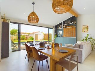 Villa d'architecte avec Piscine chauffée et jardin - 8